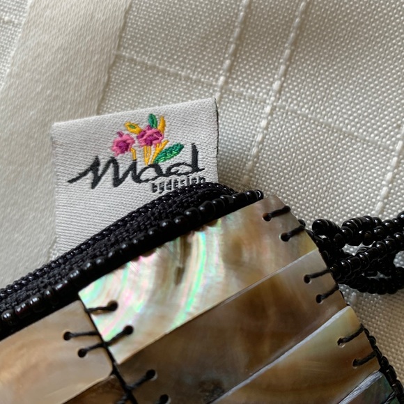 mod by design handmade in Vietnam. Natural spun silk and horn. - Picture 5 of 8